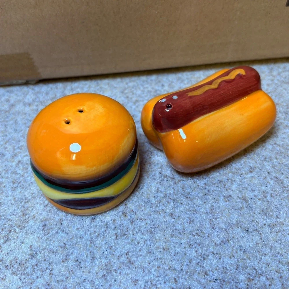 Cheese Burger Hot Dog Salt Pepper Shakers Multicolor Good Novelty BBQ